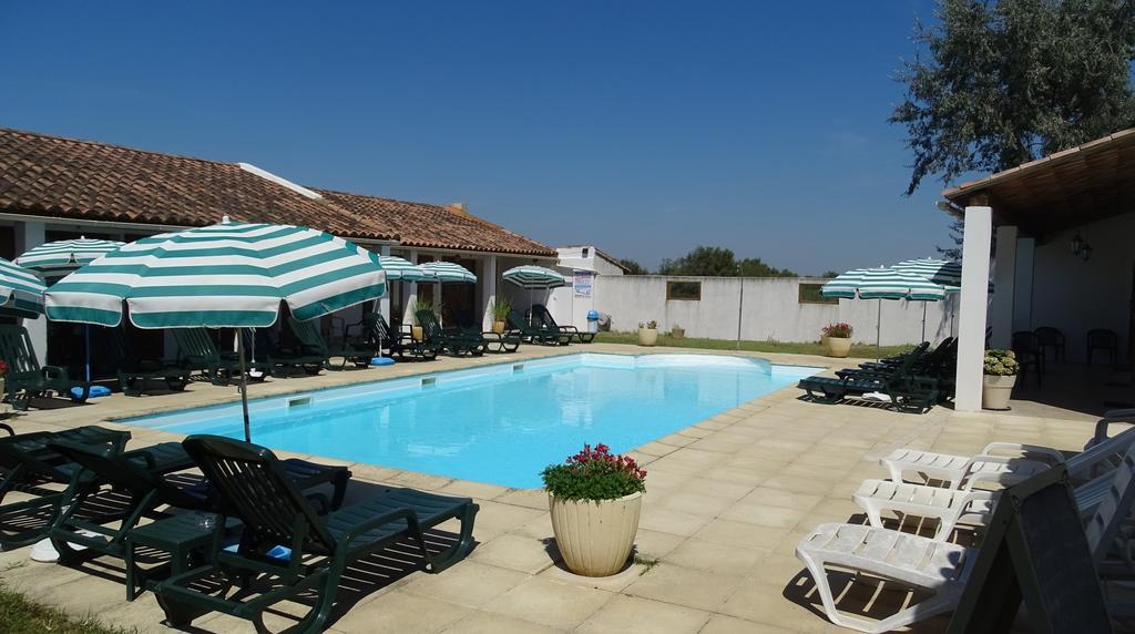 Auberge De La Fadaise แซ็งต์-มารี-เดอ-ลา-แมร์ ภายนอก รูปภาพ