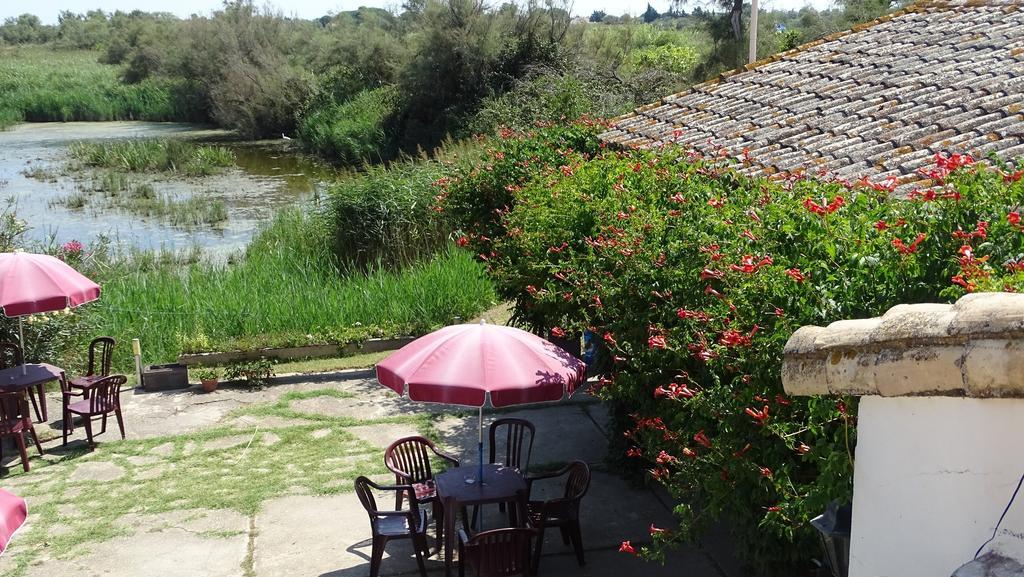Auberge De La Fadaise แซ็งต์-มารี-เดอ-ลา-แมร์ ภายนอก รูปภาพ