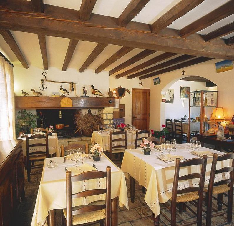 Auberge De La Fadaise แซ็งต์-มารี-เดอ-ลา-แมร์ ภายนอก รูปภาพ