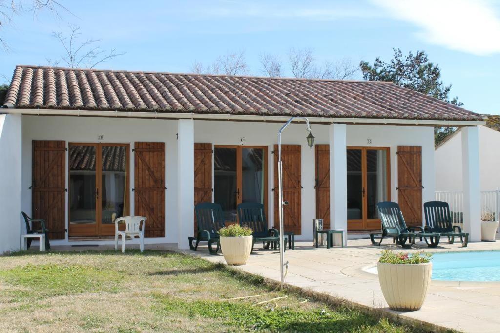 Auberge De La Fadaise แซ็งต์-มารี-เดอ-ลา-แมร์ ภายนอก รูปภาพ